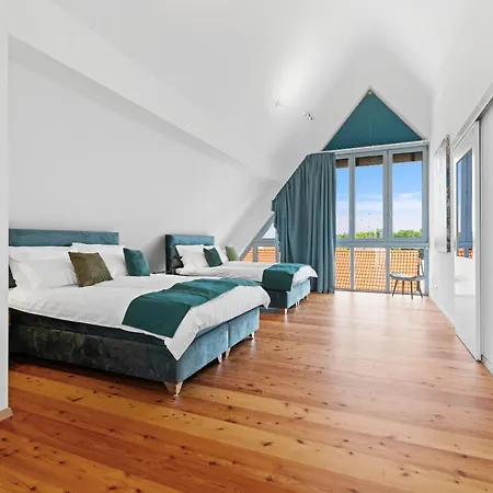 Apartment Helloflats - Luxus-penthouse - Balkon - Parking - Zentrum - Therme - Naehe Flughafen Muc