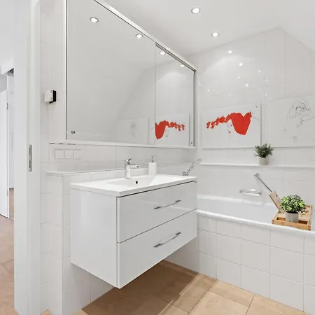 Luxury Penthouse For 8 - Center - Parking - Therme 8 Min - Airport 15 Min Apartment