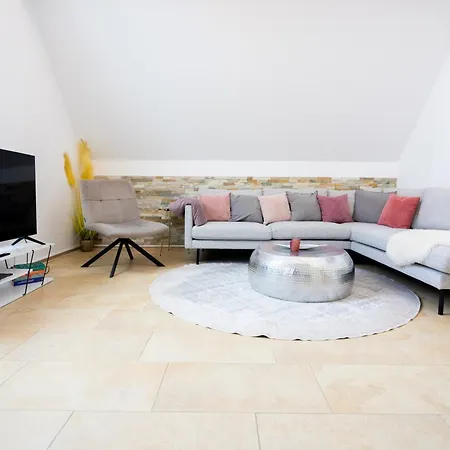 Lejlighed Luxury Penthouse For 8 - Center - Parking - Therme 8 Min - Airport 15 Min